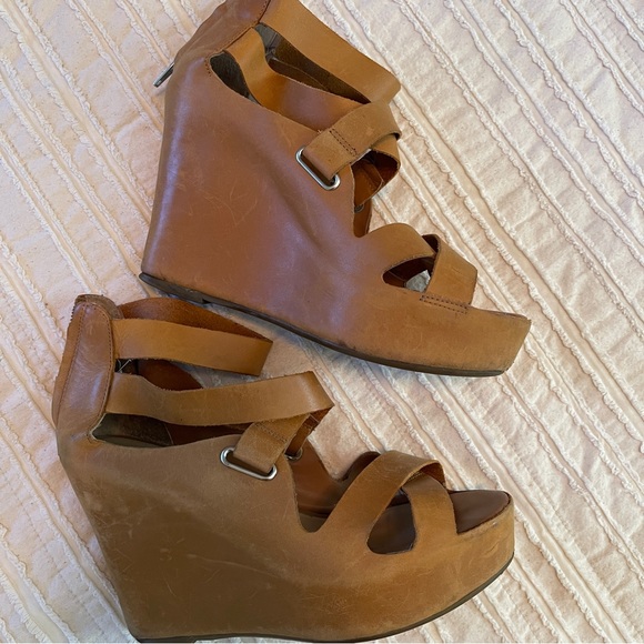 Dolce Vita Camel Wedges Size 6 - Picture 6 of 8